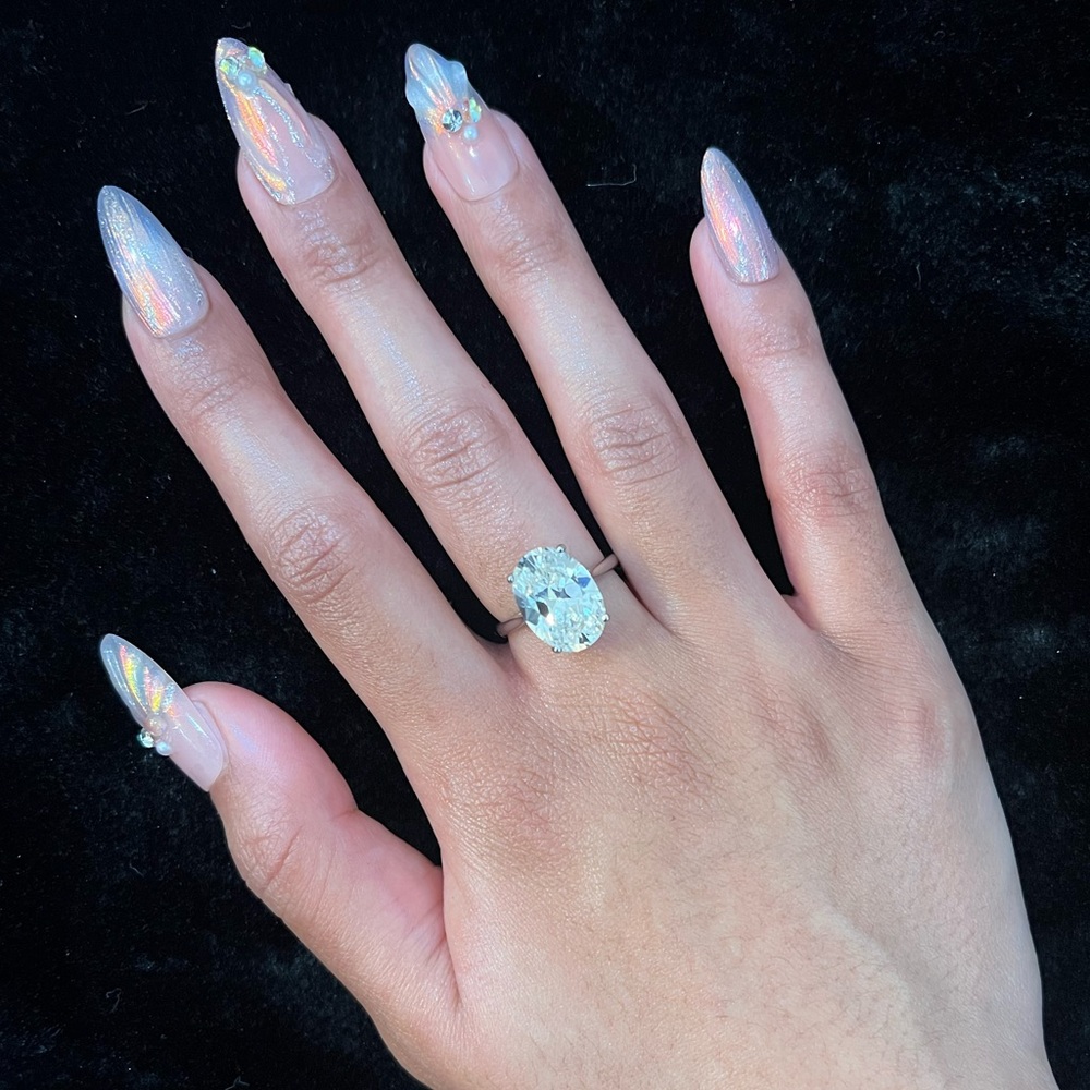 Press on nails